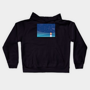 Lighthouse bathe amongst the stars in the night Kids Hoodie